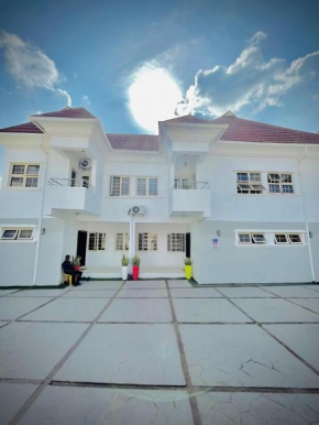 Bots Three Bedroom Luxury Apartment
